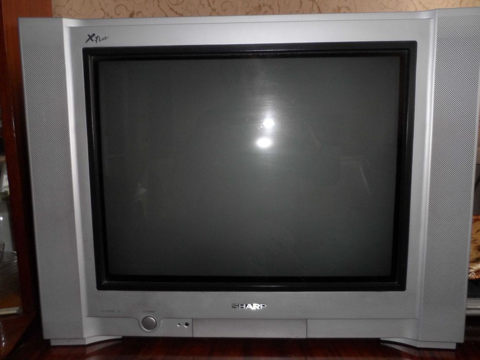 Телевизор кинескопный японский SHARP модель 21J-FG1SA.