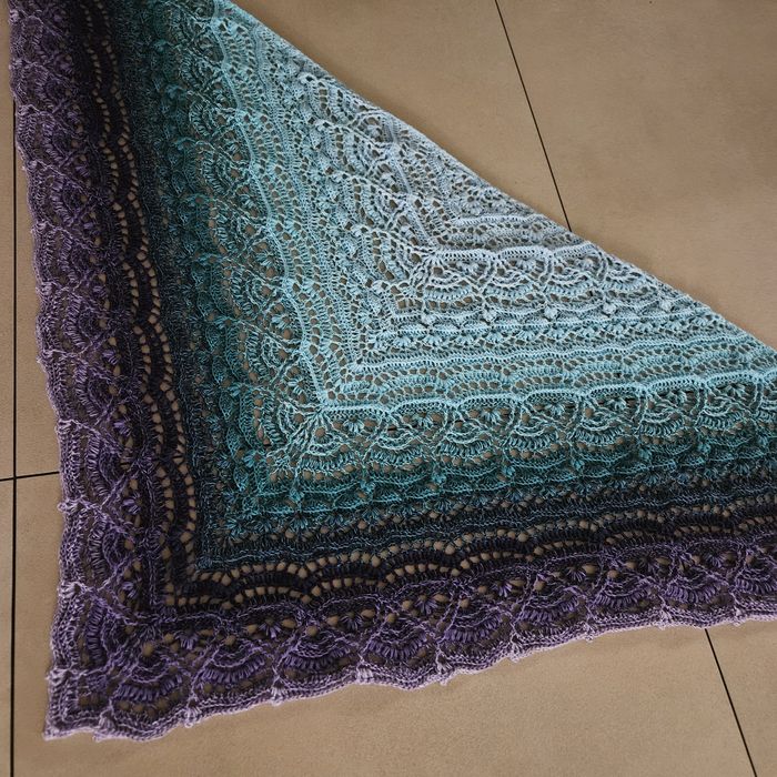 Chusta robiona ręcznie na szydełku rękodzieło Handmade