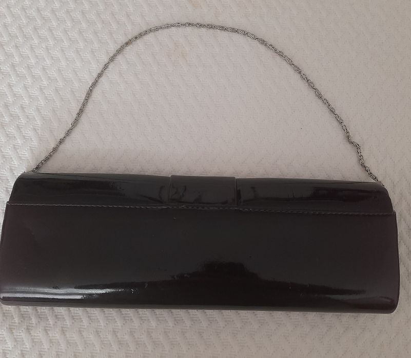 Pochetes prateada e roxa