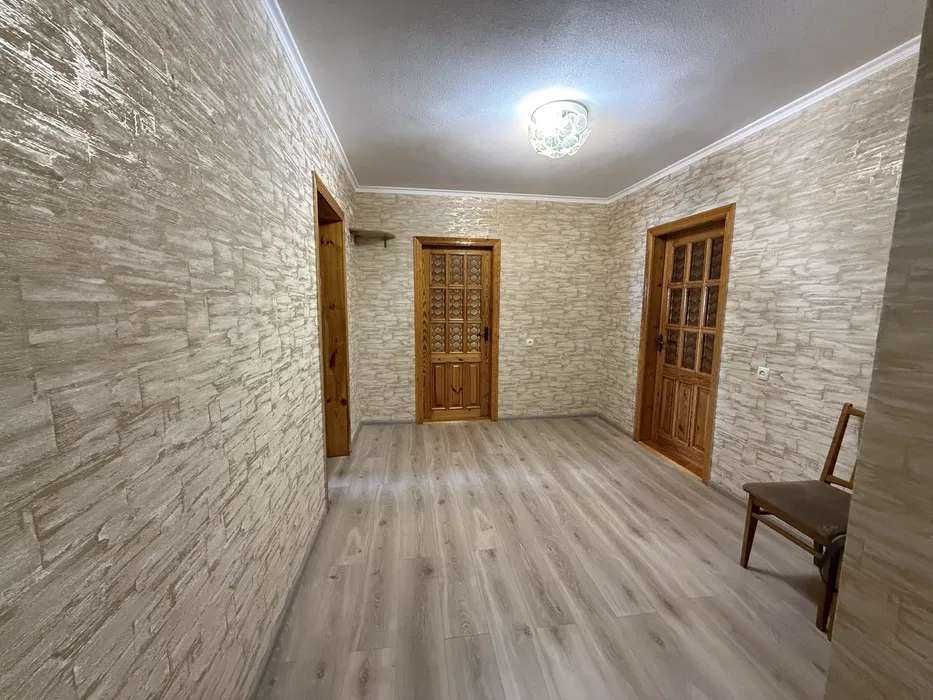 Продається  3-кімн. Милославська вул. 19, 83 м.кв