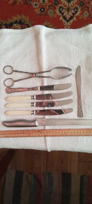 Вилки, ложки, кухонные ножи.