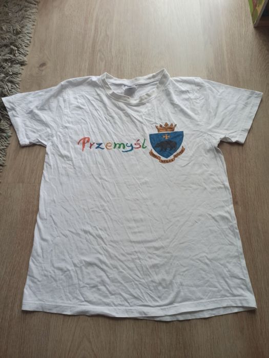T-shirt. Koszulka z krótkim rękawem.