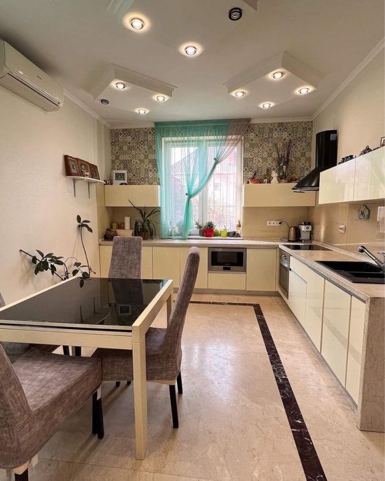 Дом в районе 12 ст.Б.фонтана / Костанди