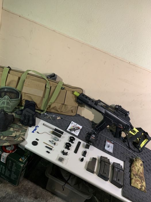 Arma/Réplica Airsoft AEG - G36 /G36K Jing Gong + Vários EXTRAS NOVOS +