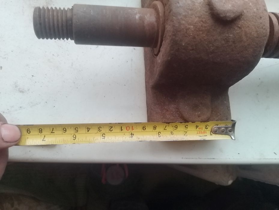 Продам винт опора