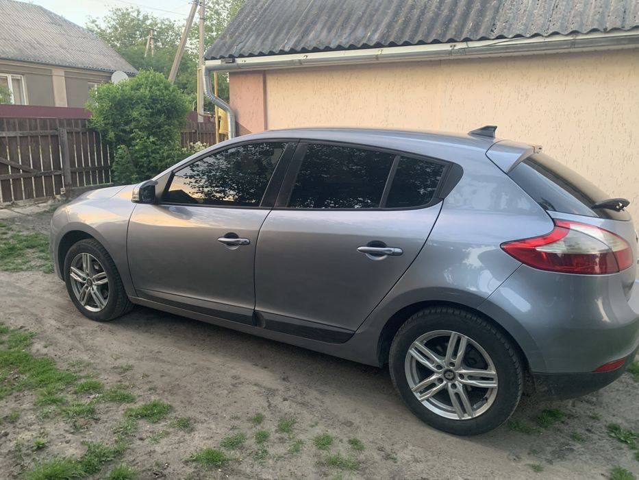 Продам Меган 3 тимчасовий облік ціна з титанами 3,900,