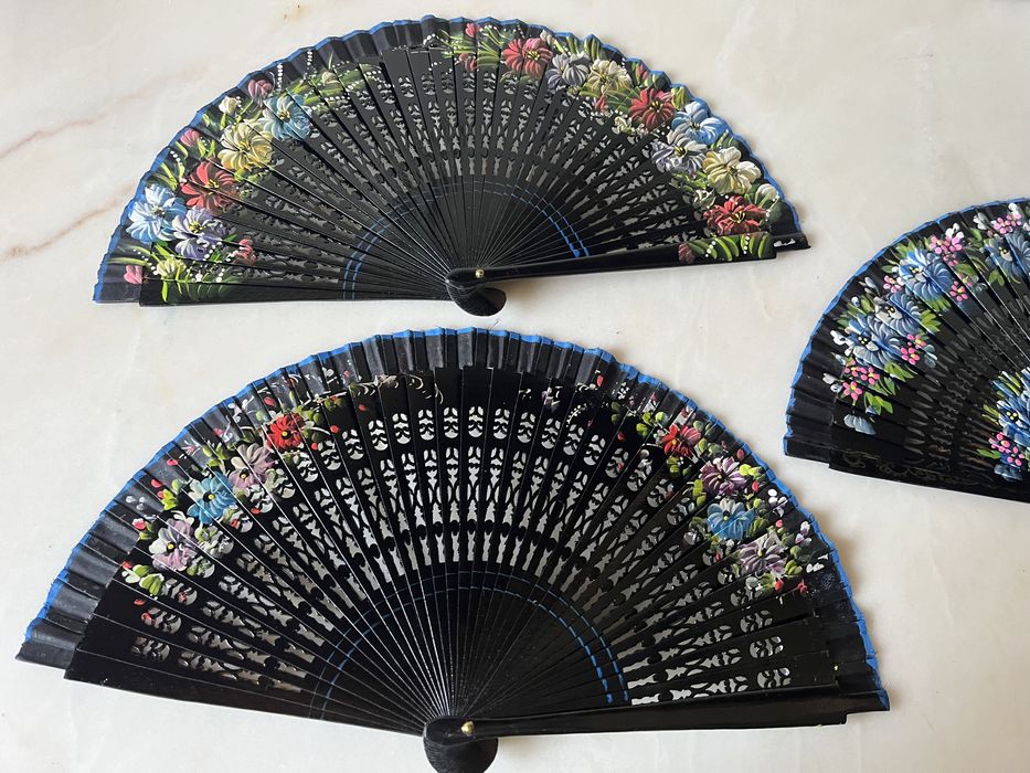 Leques NOVOS grandes pintados à mão - 23 cm