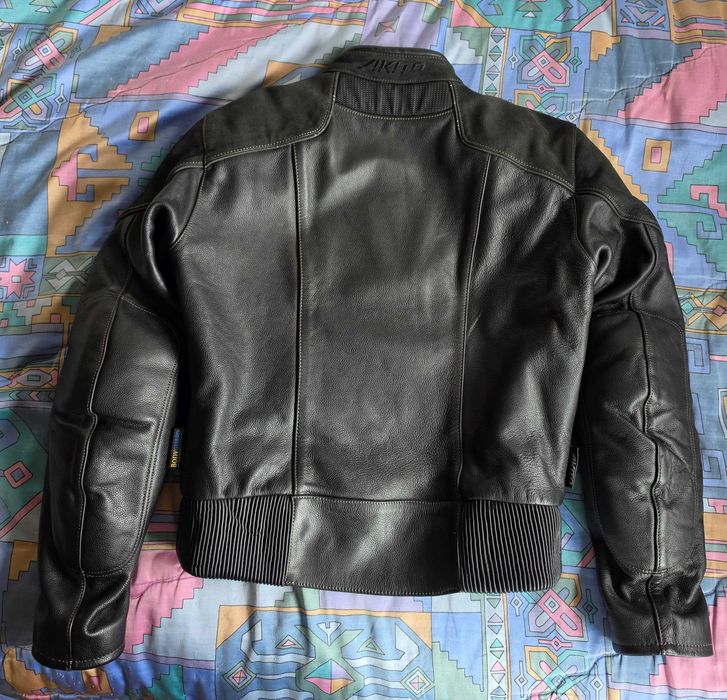 Vendo blusão motard praticamente novo