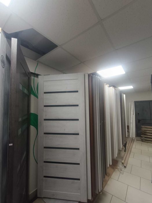 Продаж діючого дверного магазину
