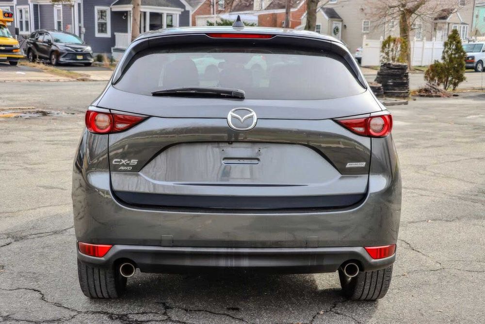 Mazda CX-5 Touring      2018