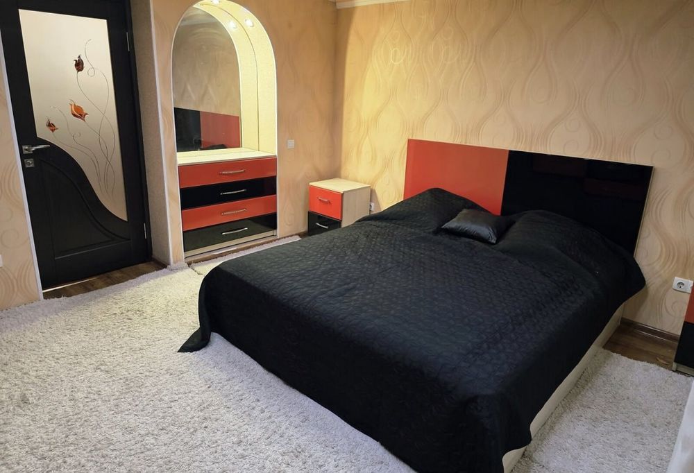 Здається чудова 2 кімната квартира район Старе місто.