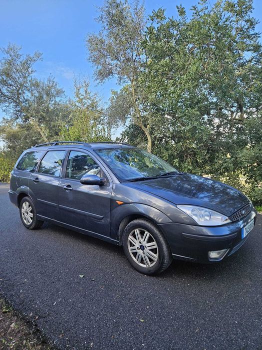 Carrinha Ford focus familiar, revisão feita