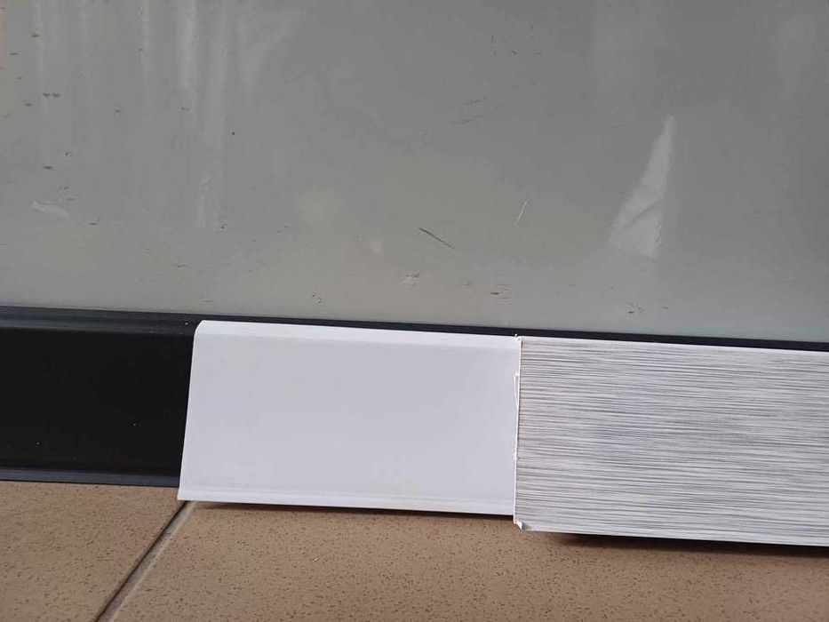 Listwa przypodłogowa PCV różne kolory 7,5cm wys.