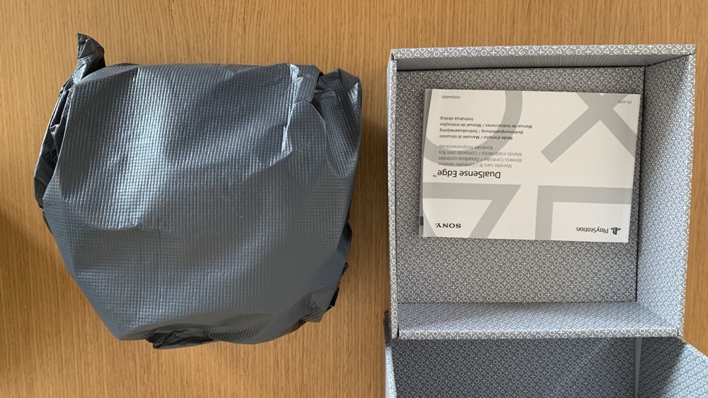 DualSense Edge 30th Anniversary