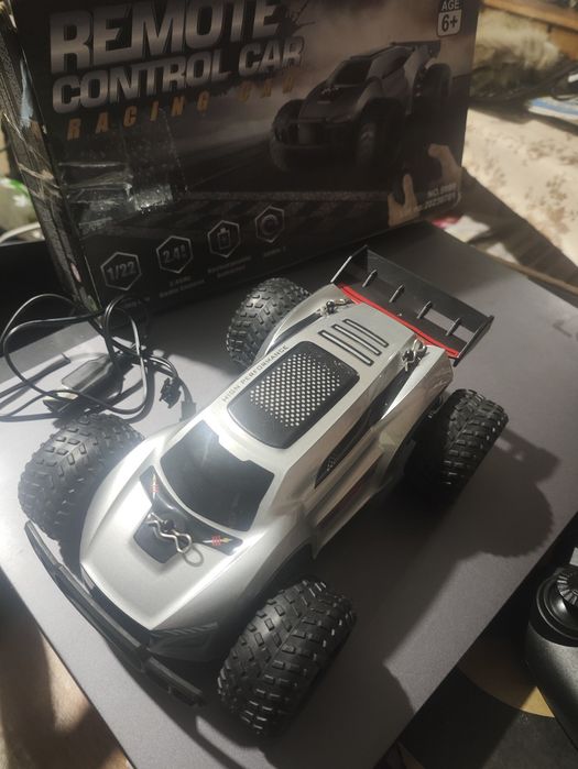 Машинка на радіо керуванні з Аккумулятором