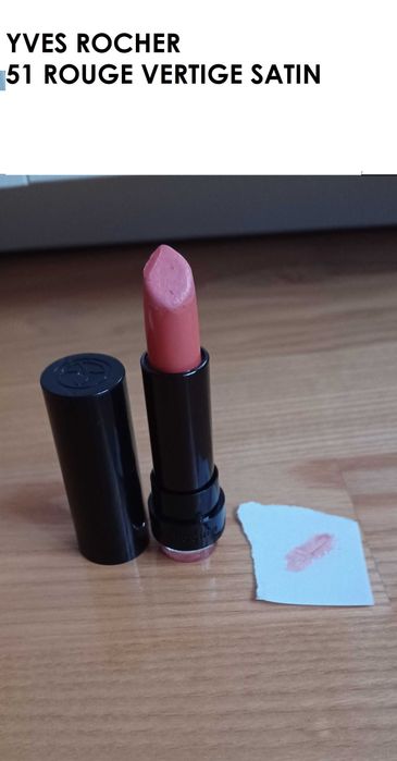 Szminki różne! Avon Yves Rocher