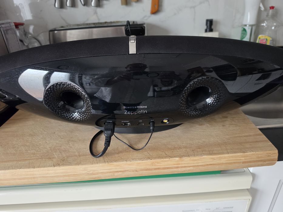 Vendo coluna Bowers &Wilkins Zeppelin