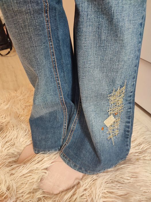 Прикраси камені брошки