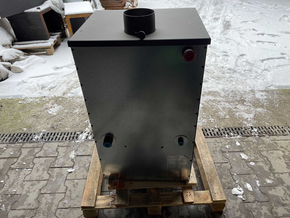 Piec koza kominek z płaszczem wodnym B22 E 22 kW PADOVA E WYDAJNY