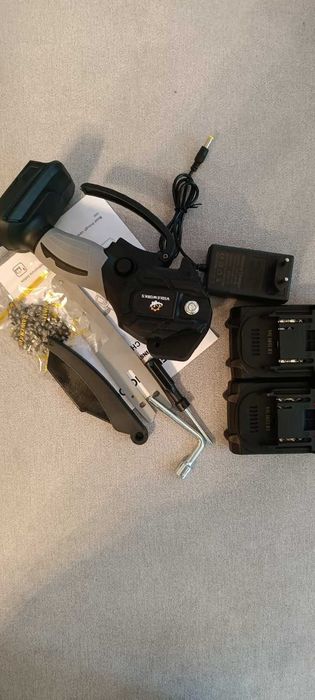 Sprzedam piłę łańcuchowa
Najmocniejsza piła na rynku 6 cali