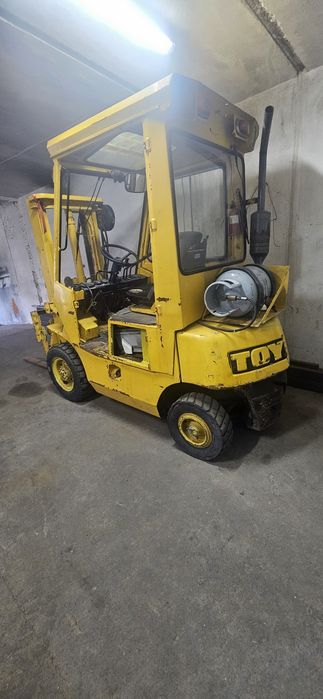 Wózek widłowy toyota 2t