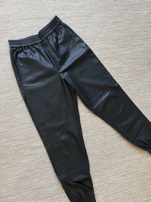 Шкіряні штани джогери