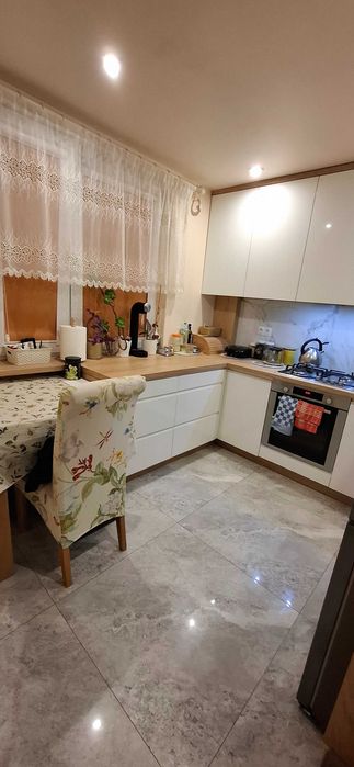 Mieszkanie 4-pokojowe na sprzedaż