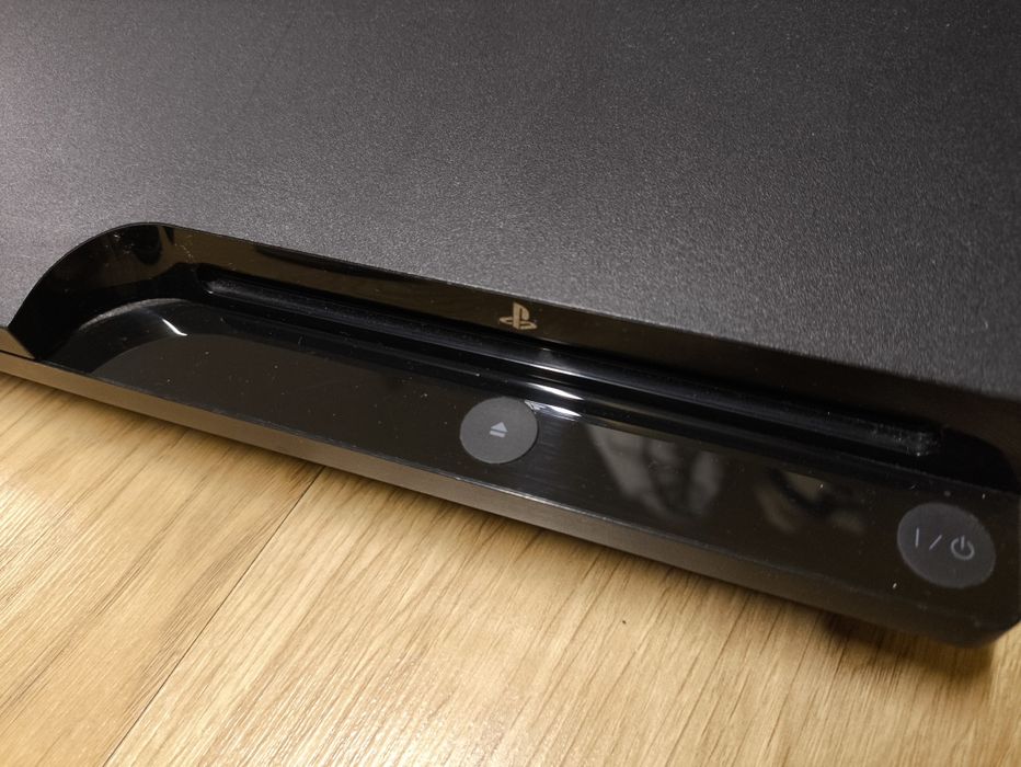 PlayStation 3 Slim 3004A 120GB + 2 pady + 3 gry + HEN + HDMI