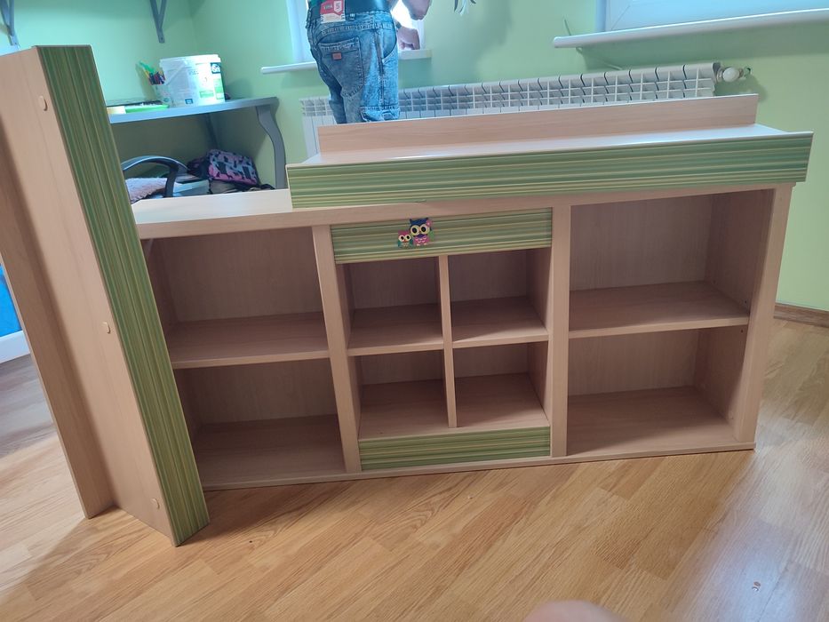 Szafka wisząca oraz 2 półki - zestaw