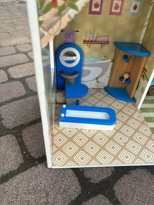 Domek do lalek dla dzieci.