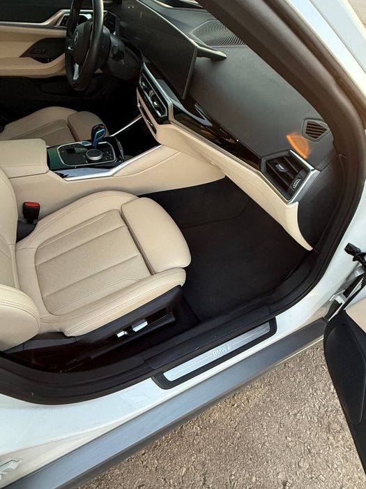 Bmw i4 стан нової