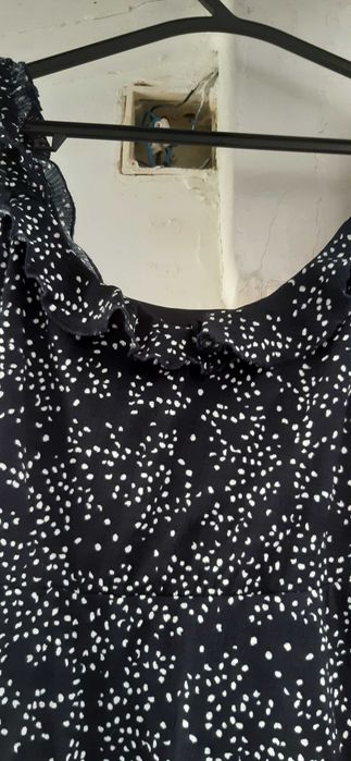 Vestido H&M e vestido Springfield.