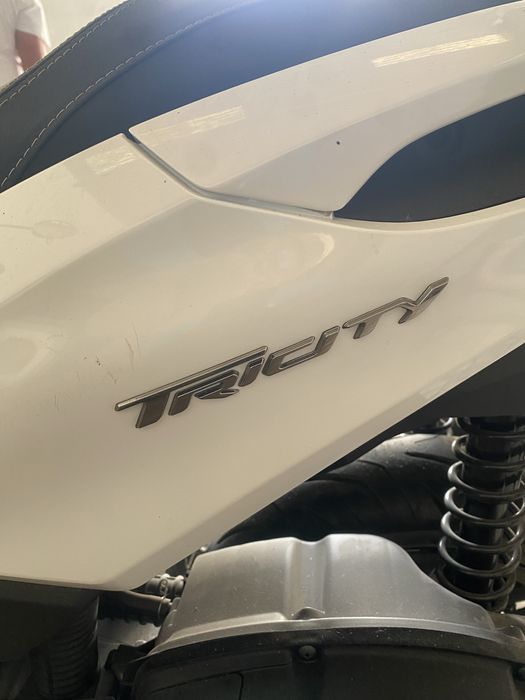 TricityYamaha 125 com 2100Km