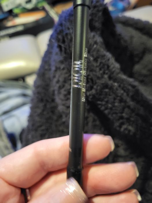 Dior wodoodporna czarna kredka z temperówką