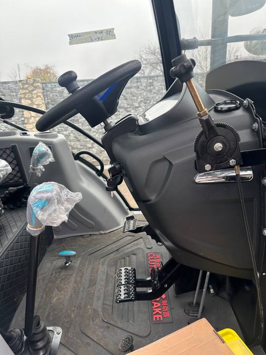 Мінітрактор RD-404С Forte з кабіною,  40 к.с,реверс, примус. Доставка