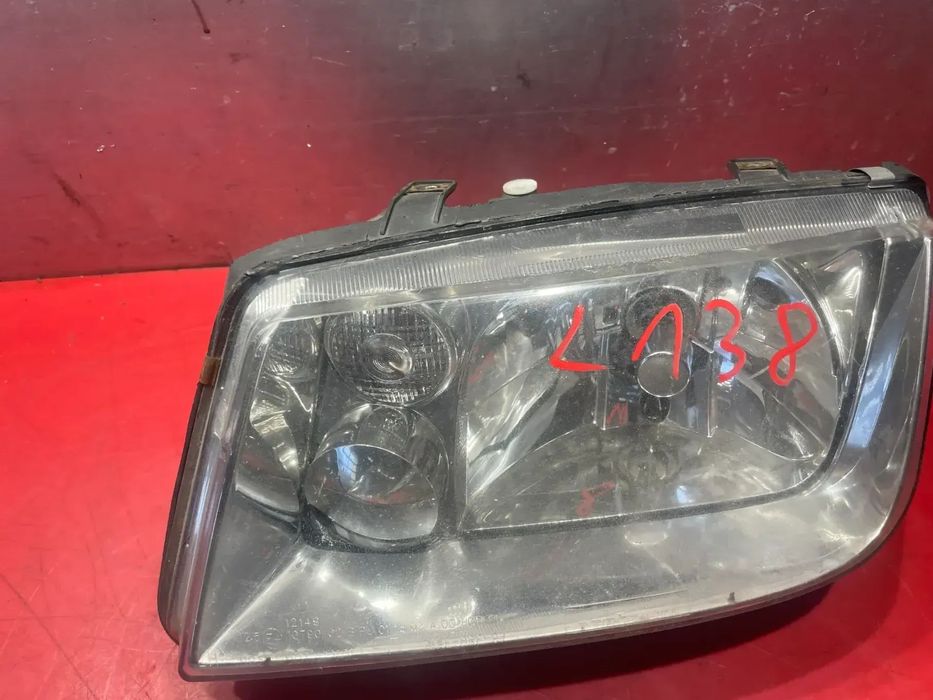 LAMPA LEWA PRZÓD VW BORA