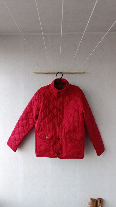 Куртка united colors of benetton стеганая демисезон красная на 8-9 лет