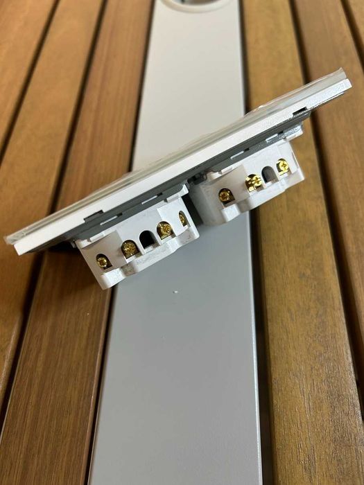 Interruptor Duplo Smartify Wi-Fi 2x2 Botões (4 zonas)