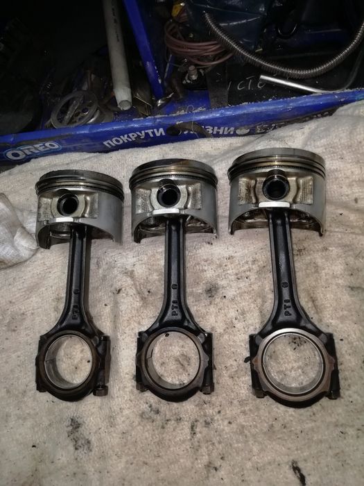 Продам поршень для Honda Accord с шатунами и бугелями