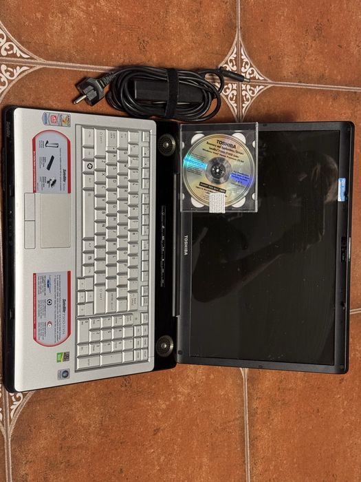 Laptop Toshiba Stellite P205D Win Vista