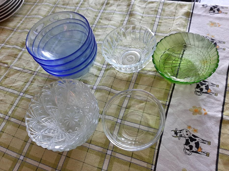 Copos , tacas tigelas e canecas