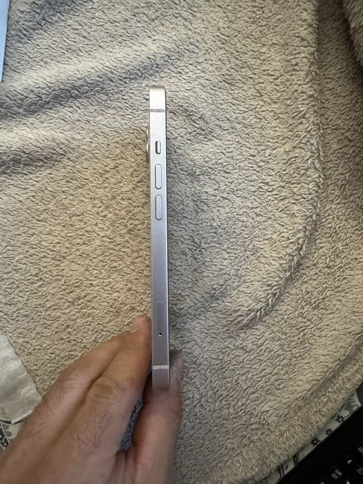 Продам iphone 13 128g