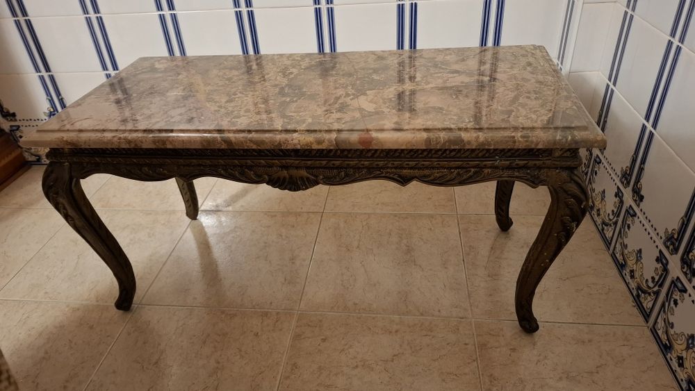 Mesa de centro clássica