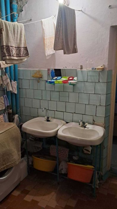 Продам кімнату 13 м2 гуртожиток Голлівуд Чернігів СМ