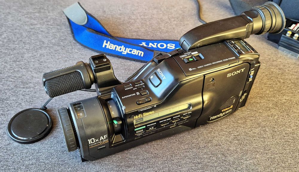 Kamera SONY video 8 CCD-F555E Handycam nie całkiem sprawna