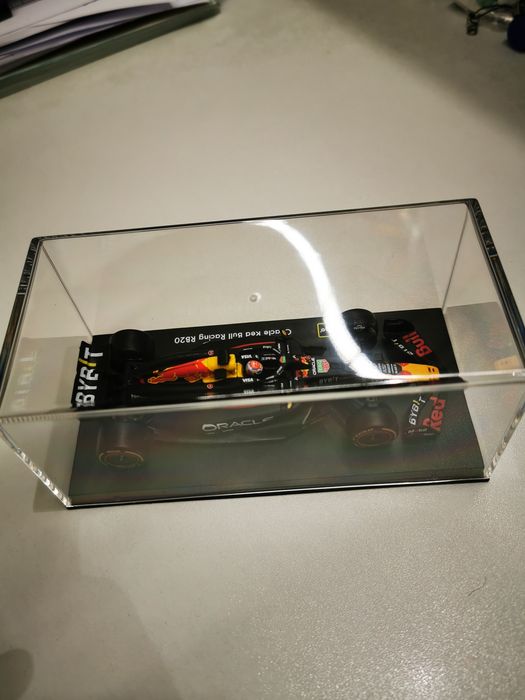 Oracle Red Bull Racing RB20 1 Max Verstappen C/Capacete