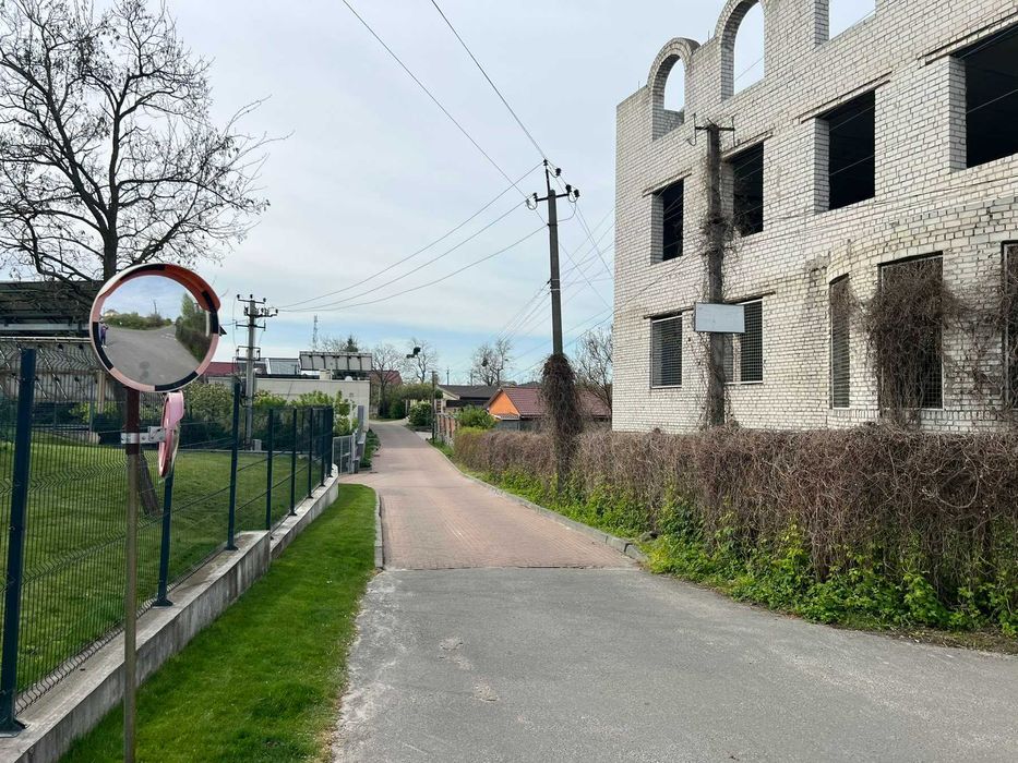 Продаж недобудованого котеджу,біля моря. Лютіж