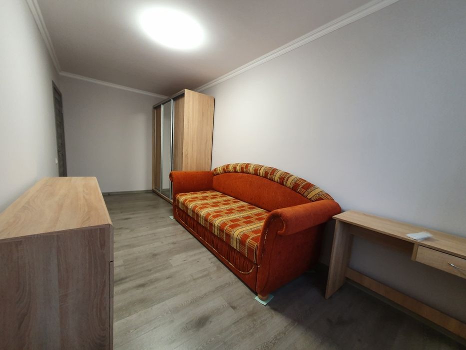 Підселення для однієї дівчини окрема кімната район Формаркету