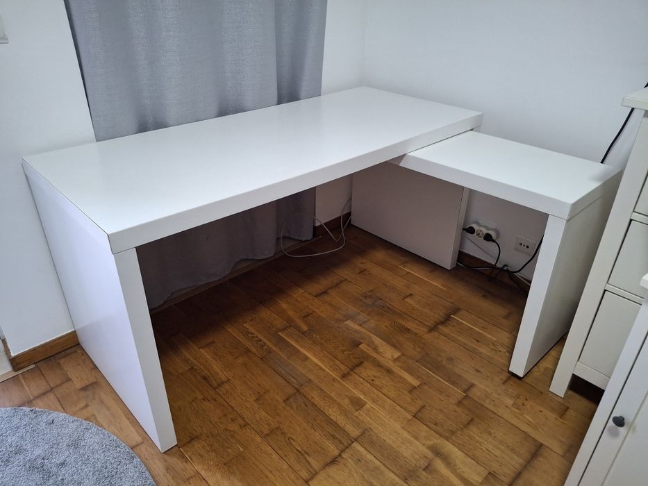 Secretária Malm com painel extensível