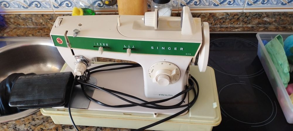 Máquina de costura antiga